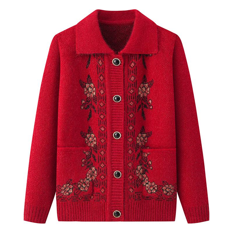 Cardigan a maglia autunnale/invernale da donna anziana