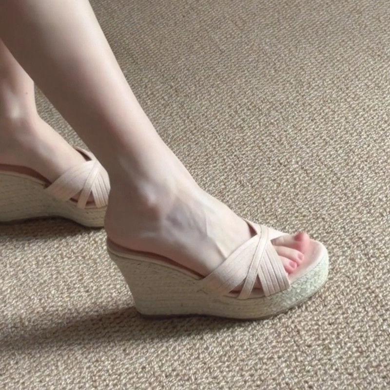 Thick bottom heightening straw weaving slope heel cool slippers women's summer wear 2025 new large size versatile fairy wind beach slippers