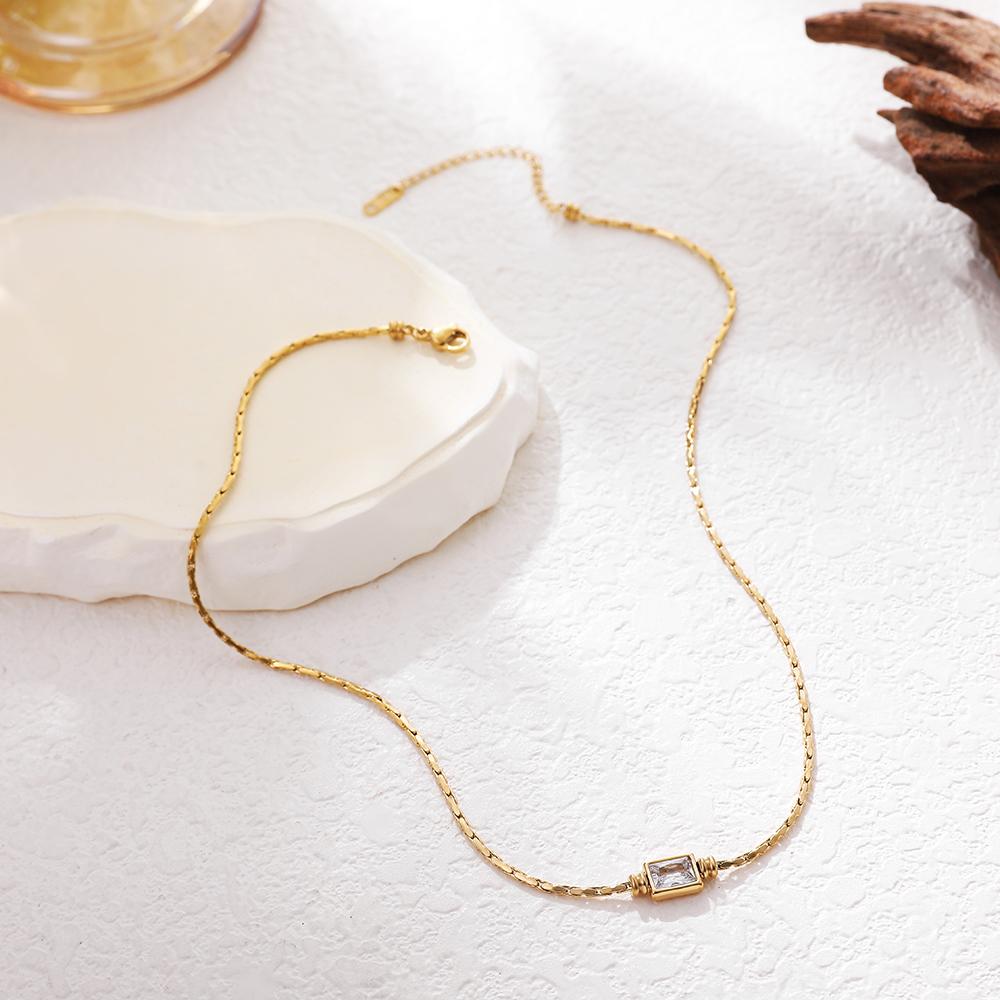 Vintage Striped Flat Snake Chain Clavicle Neckalce Exquisite Shiny White Square Zircon Choker Stainless Steel Jewelry Party Gift