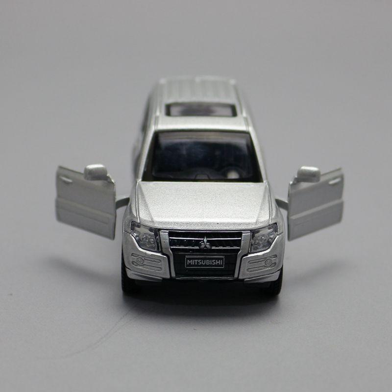 

Симуляция Два Сплава Открывающаяся Дверь Паджеро Внедорожник Внедорожный Автомобиль Модель Игрушка