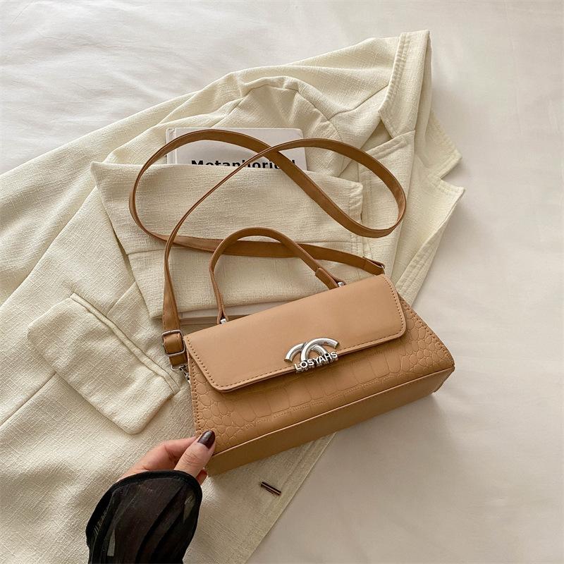 

Simple and fashionable shoulder messenger bag, fashionable retro bag, small square bag for women s 2024 new niche simple underarm bag хакі