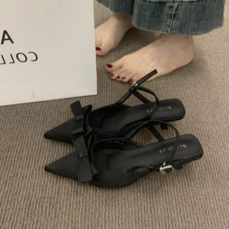 2026 Scarpe Singole con Fiocco Delicato in Raso di Seta da Donna Borsa a Tracolla Posteriore Sandali con Temperamento Bellissimo