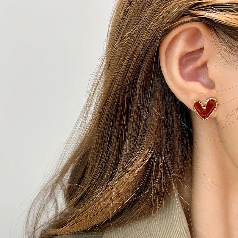 Sweet Cute Heart Stud Earring for Women Fashion Small Love Heart Earring Wedding Simple Ear Piercing Accessories Jewelry