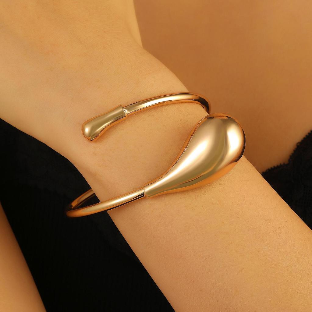 Fashionable Water Drop Textured Metal Necklace & Bracelet Set for Women