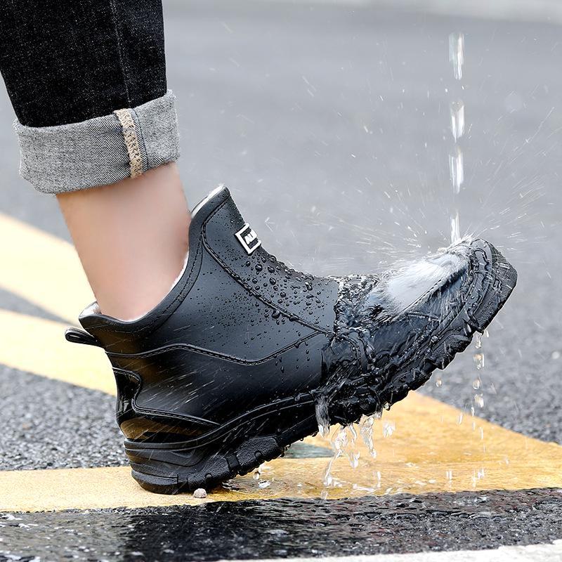 Men's Warm Winter Short Rain Boots with Non-Slip Soles and Velvet Lining for Outdoor Wear