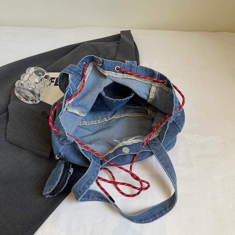 Large Capacity Kitten Embroidered Tote Bag Women Shoulder Bag Commuter Underarm Bag