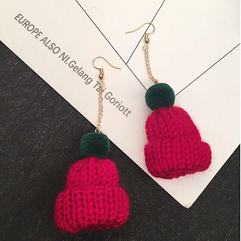Christmas Hat Pendant Earrings: Autumn/Winter Korean Fashion, Long Plush Wool Dangle for Women, Zinc Alloy.