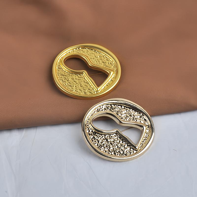 Pleated Brooch Alloy Keyhole Shape Glaze Luxury Badge Pin Trendy Banquet Clothes Metal Pin