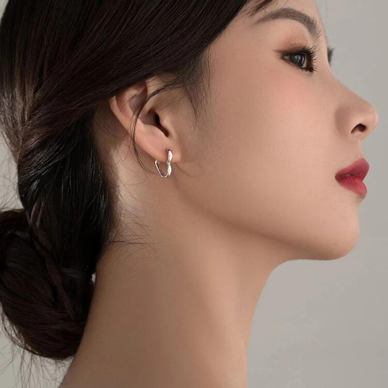 Fashion Simple Design Silver Color Hollow Heart Hoop Earrings for Women Cute Stainless Steel Gold Color Earrings Jewelry Gifts