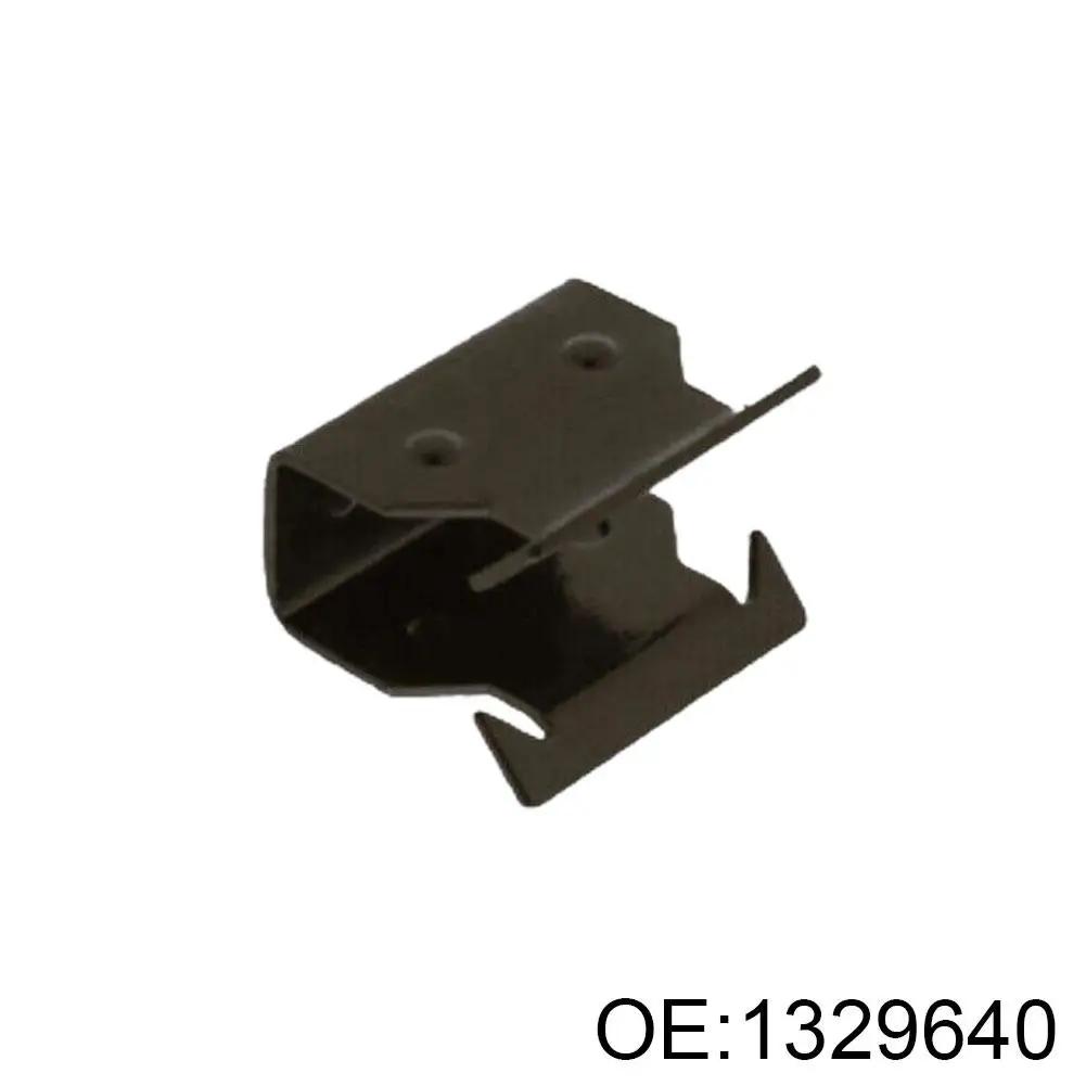 1pc Cowl Scuttle Panel Clips 1329640 For Carnival Cowl Scuttle Panel Clips Metal Clamp Front Below Windscreen For Focu L6v1