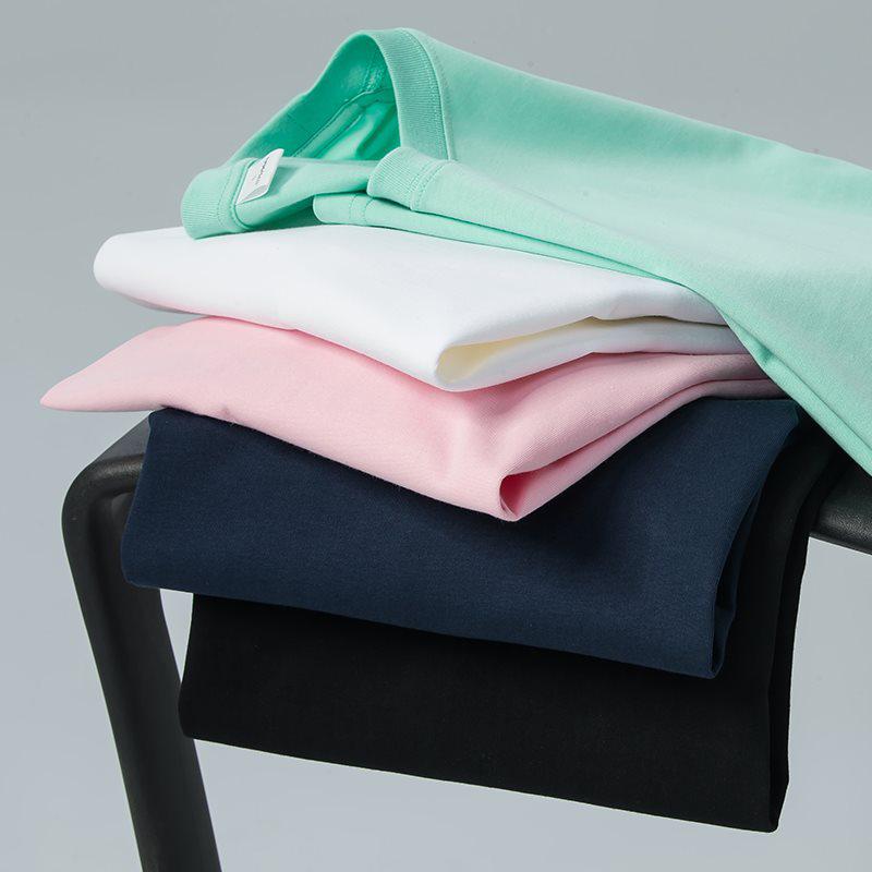 Hochwertiges Herren-Kurzarm-T-Shirt aus gekämmter Baumwolle (220g) mit leicht überschnittenen Schultern - Sommer 2026 Kollektion