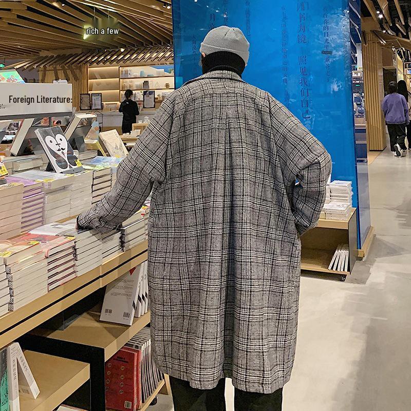 Men's Mid-Length Plaid Wool Coat: Trendy, Hong Kong Style, Loose-Fit Windbreaker for Autumn and Winter.