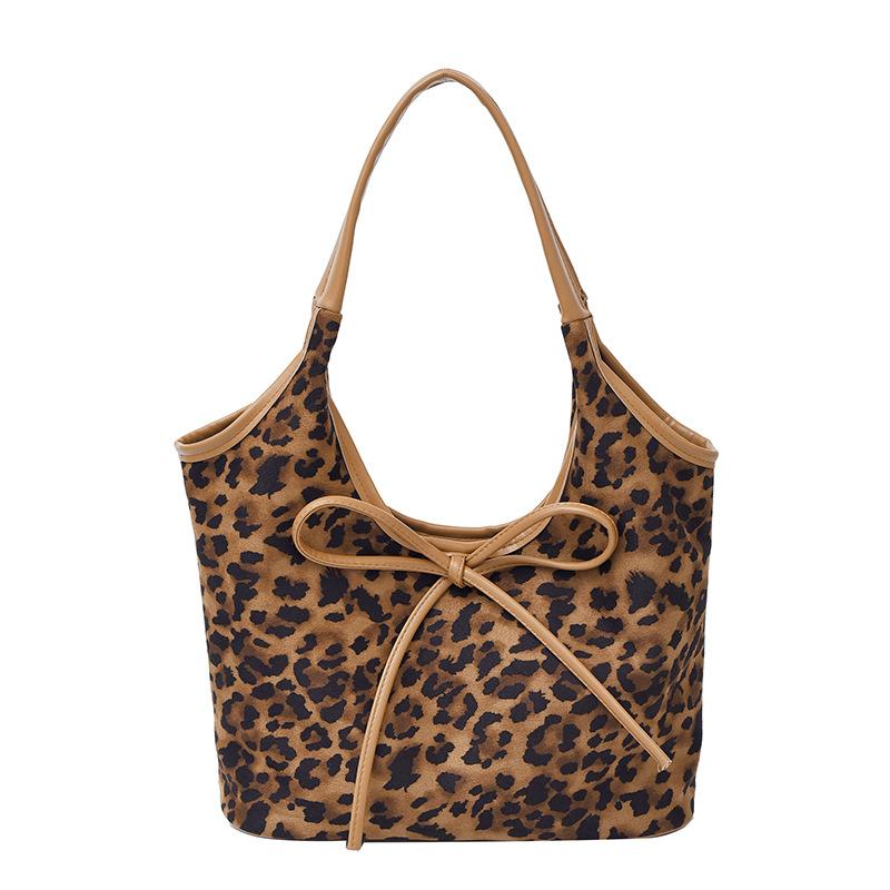 Fashion leopard print shoulder bag women's autumn and winter new simple retro women's bag versatile casual tote bag