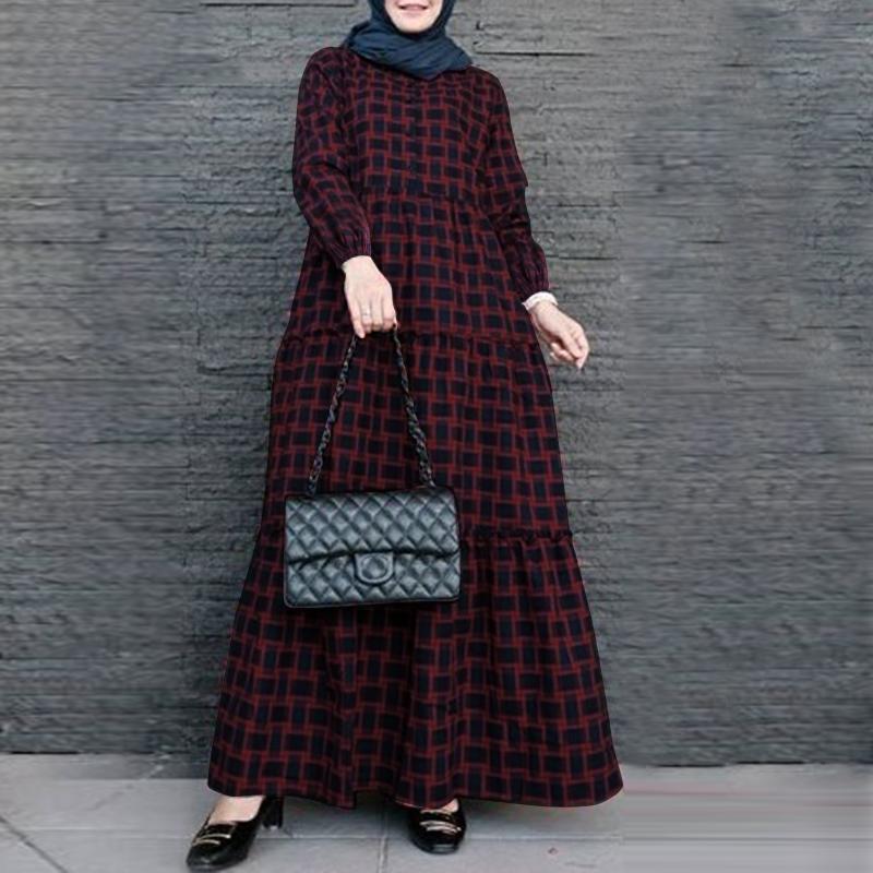 checkered abaya
