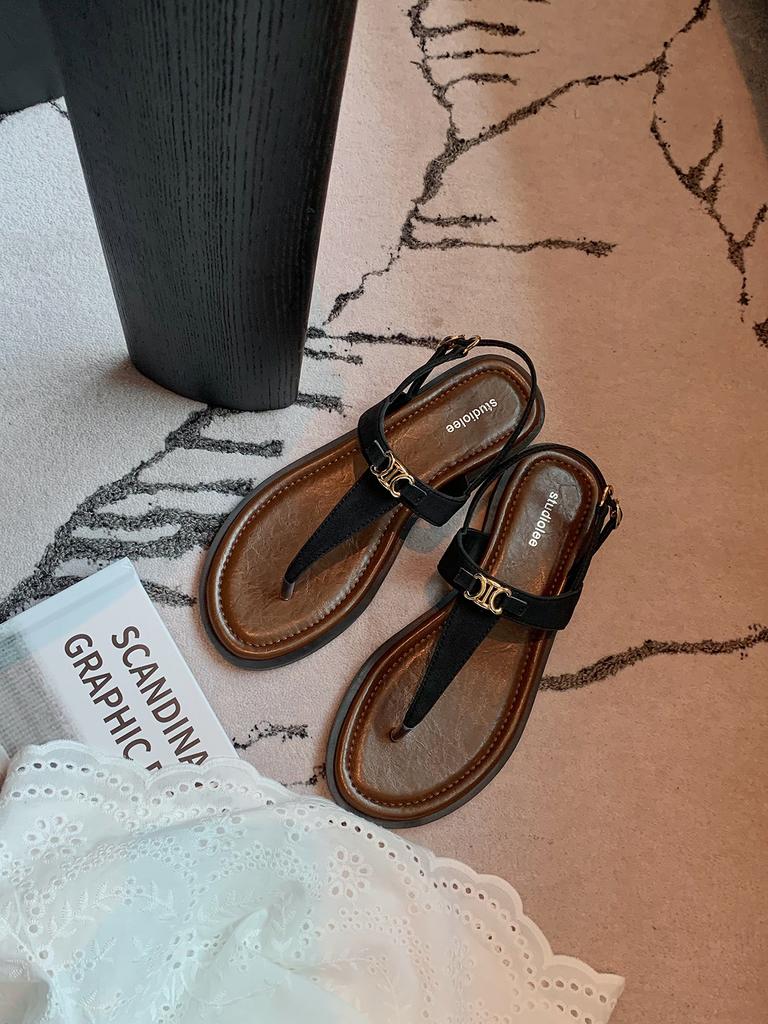 Grape mother's same retro round head T-word with vacation style versatile metal buckle clip foot cool slippers women's flat sandals