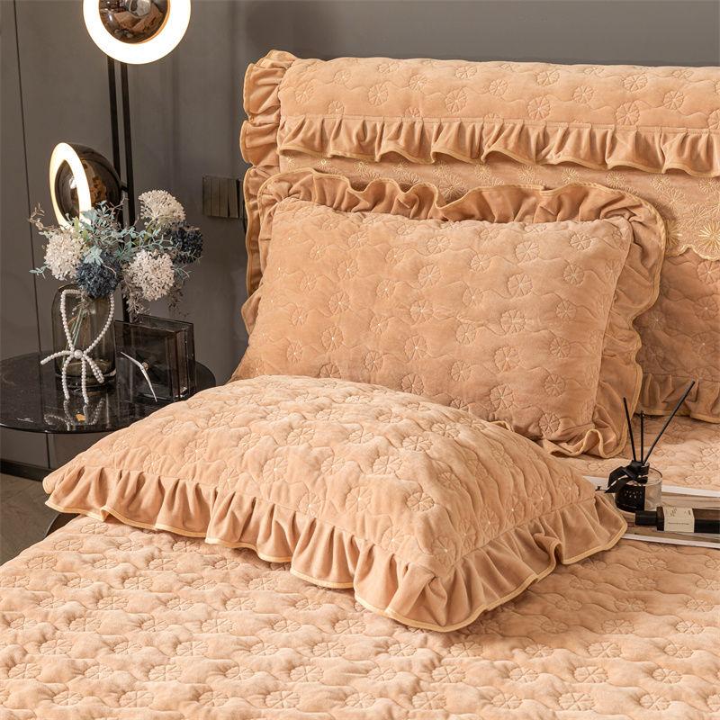 Thick Milk Velvet and Cotton Pillowcase Set Paired with Thick Velvet and Quick Heating Cotton Pillowcase for Warmth