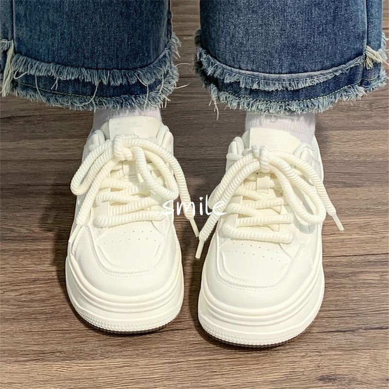 Mleczne fufu student małe białe buty damskie wiosenno-jesienne wszechstronne buty niszowe oryginalne buty damskie casualowe podwyższające buty na grubej platformie