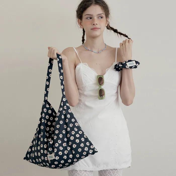 Floral eco bag _ black
