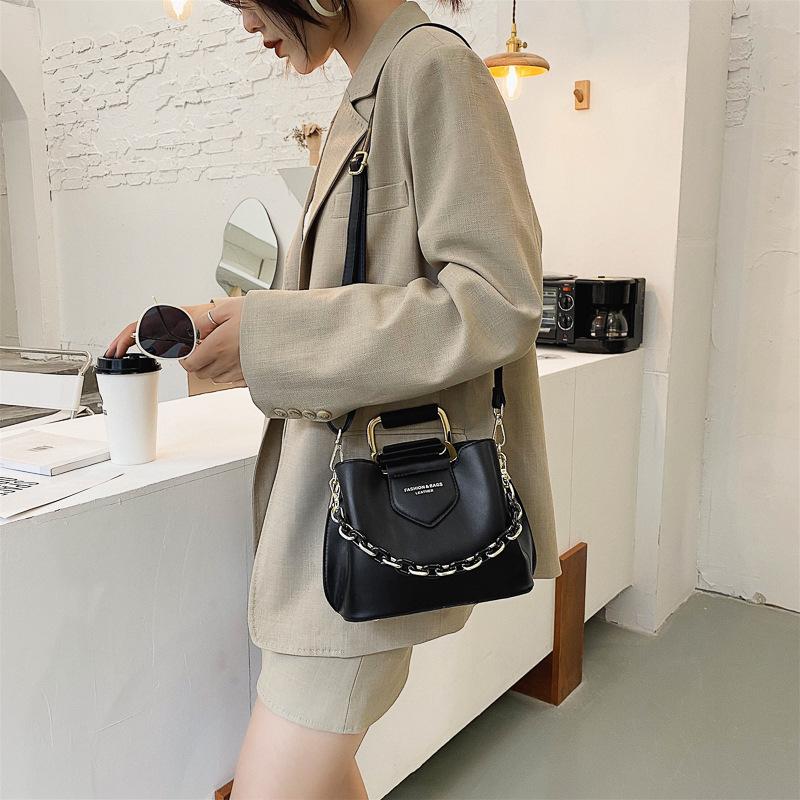 Fashion women's bag 2025 textured messenger bag women's autumn new ins small square bag hand bag commuter bag bucket bag