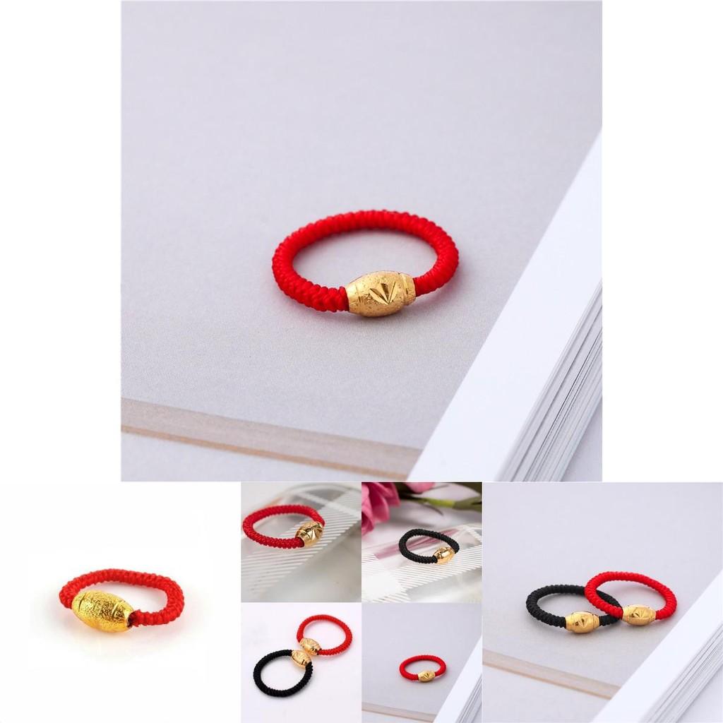 Stilvoller von der Natur inspirierter Kupfergoldring mit roten und schwarzen vietnamesischen Sandschmuckperlen