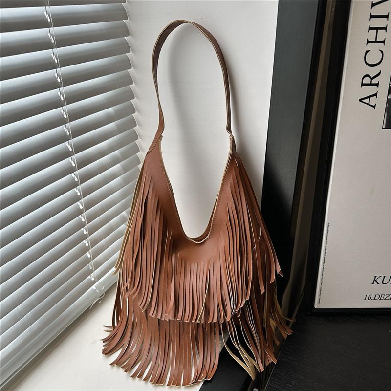 Personalized shoulder bag women's summer new women's large-capacity tassel fashion trend portable underarm bag