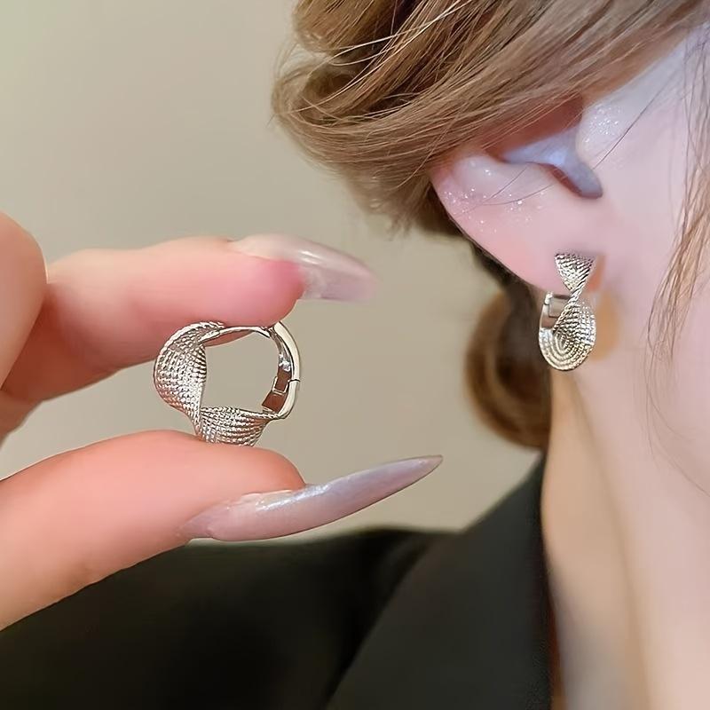 

CAOSHI Irregular Twist Design Hoop Earrings for Women Gold Color/Copper Color Modern Fashionable Office Style Party Zircon Gift
