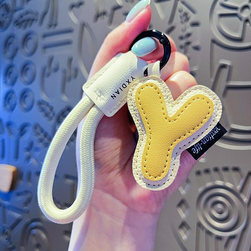 Creative Exquisite 26 English Letter Keychain Pu Leather Bag Hanging Charms Alphabet Keyring Ornaments Lucky Pendant Couple Gift