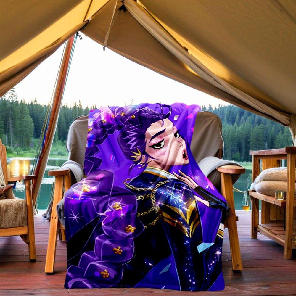 

Purple Floral Chain Jacket with Gold AccentsBlanket Lightweight Flannel Throw Blanket for Sofa, Bed, Travel, Camping, Livingroom, Office, Co 130x150cm