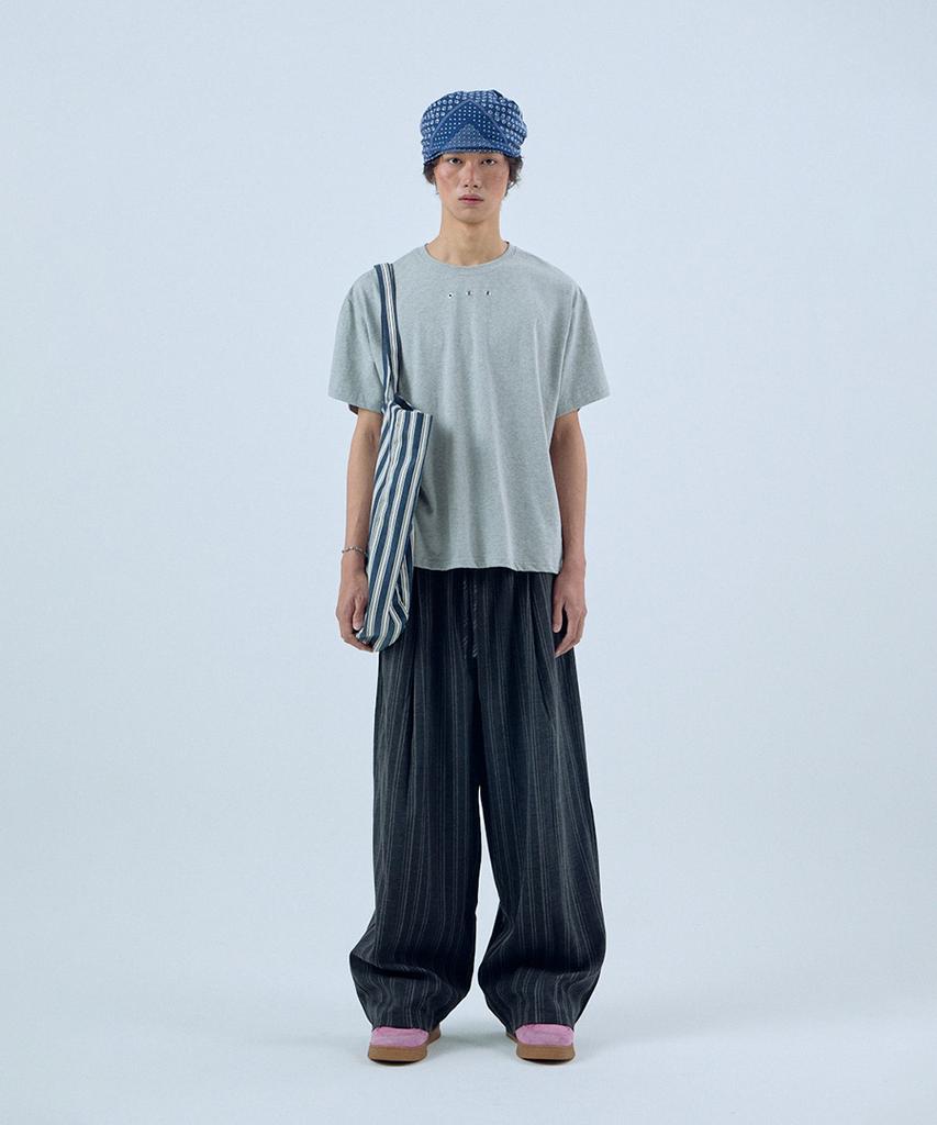 NOISE Eyelet Crop Short Sleeve T-Shirt - Gray