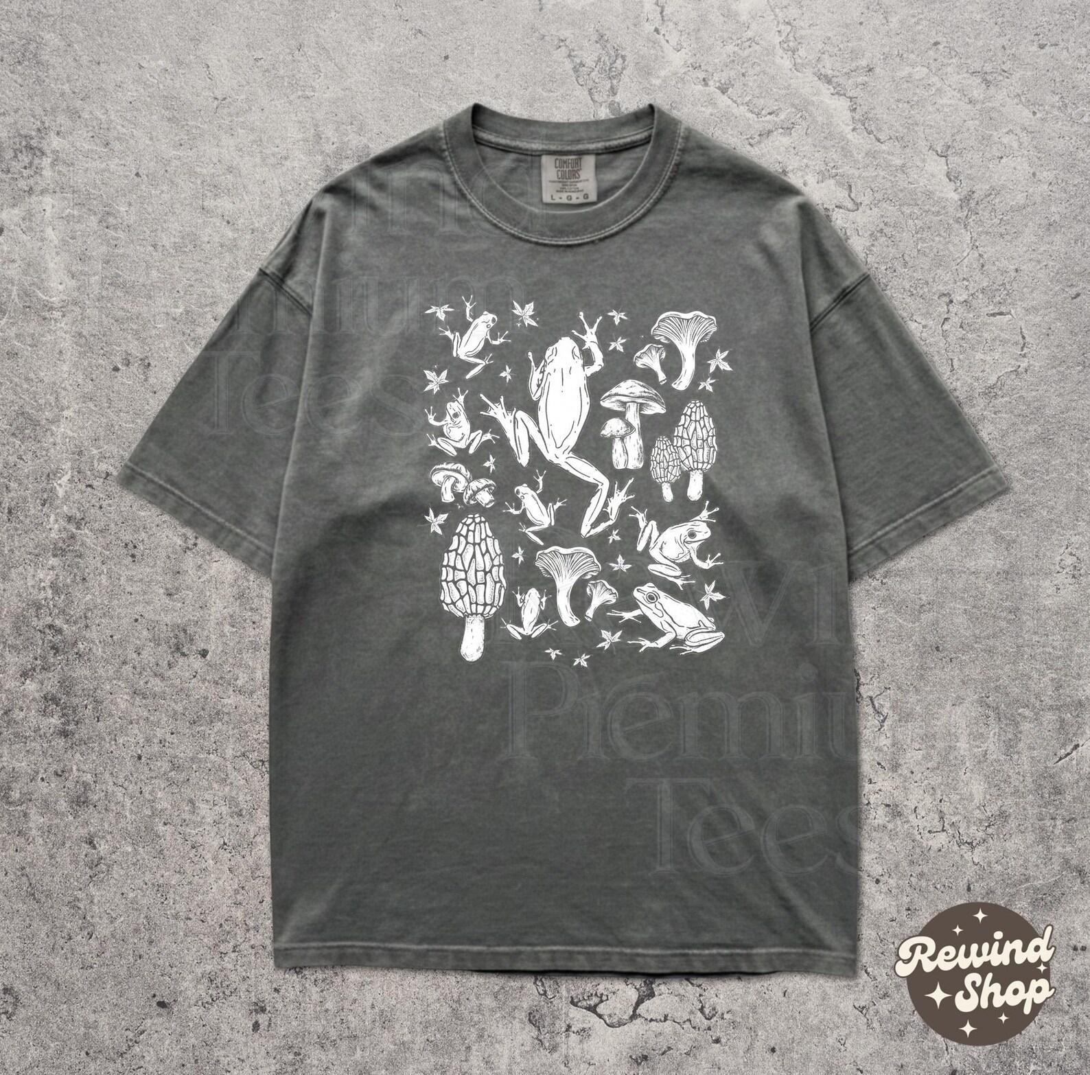 Mushrooms and Toads Comfort Colors Shirt - Cottagecore Vintage Style Shirt - Goblincore Nature Tee 4XL