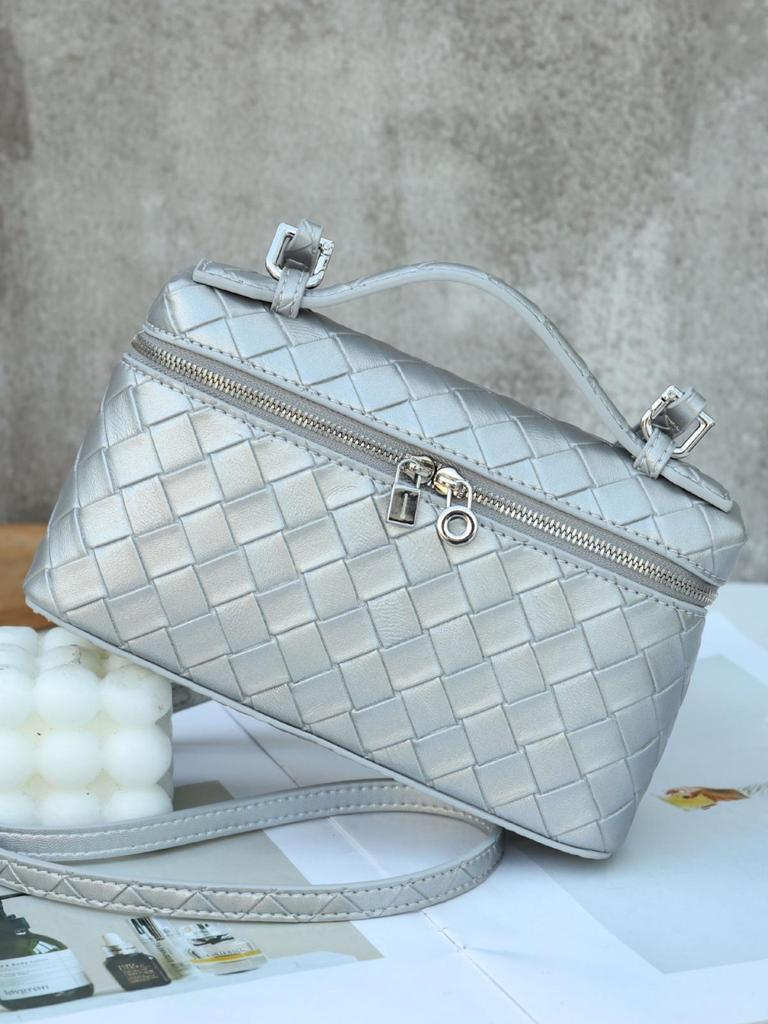 Cowhide Diamond Weave Lunch Box: Stylish Genuine Leather Women's Cross-body Bag