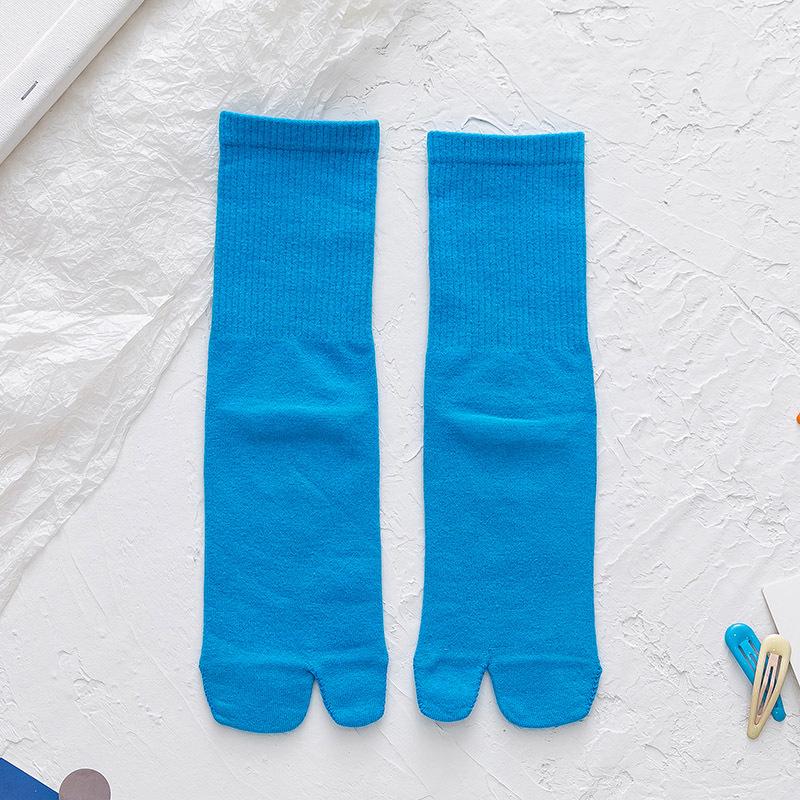 Colorful Cotton Split-Toe Socks: Japanese-Style Mid-Calf Toe Socks for Women, Perfect for All Seasons and Flip-Flops