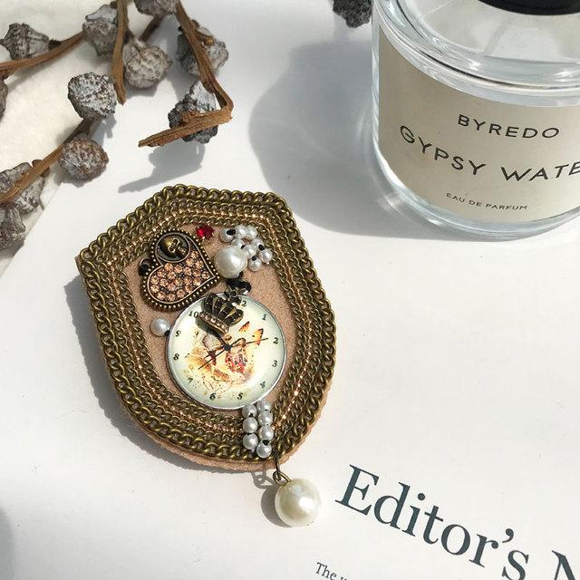 Berühmte Luxus Perlenbrosche Schmuck Blumen Reversnadeln Perlen Broschen Schleife Stoffschmuck für Damen gray