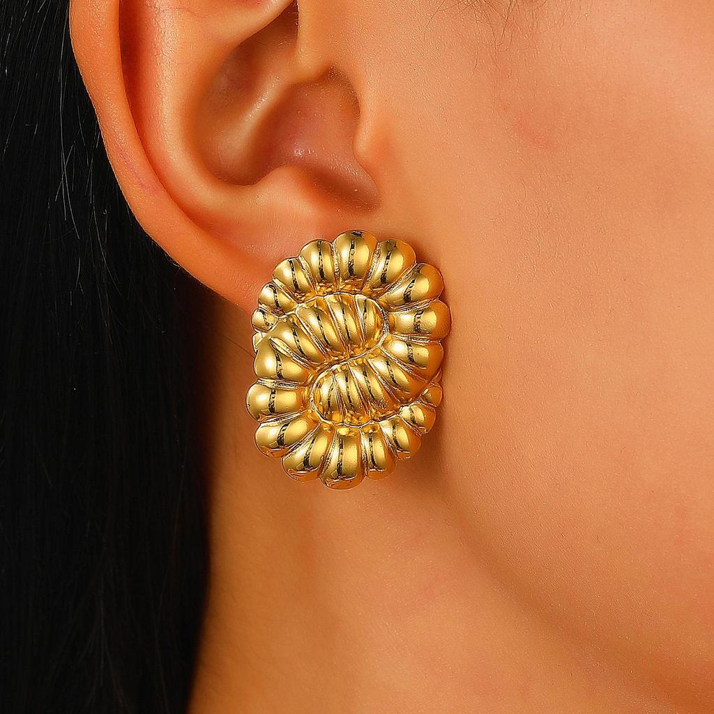High-end Retro Geometric Titanium Steel Stud Earrings for Women - Niche Light Luxury Irregular Stainless Steel Accessories, Colorfast Design.