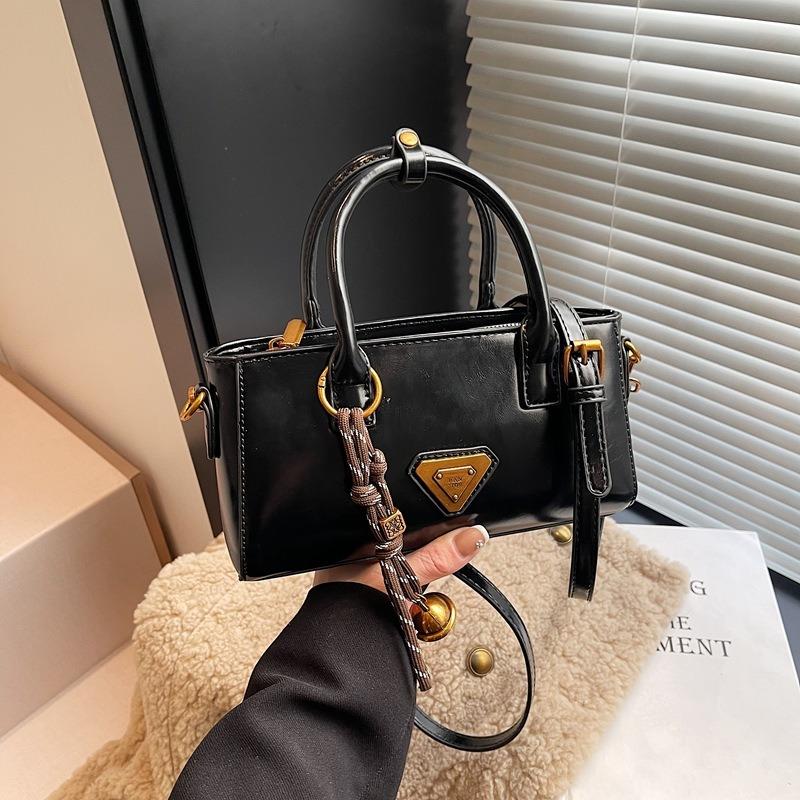 Premium Sense Niche Bag Women's Autumn and Winter Retro New Versatile Messenger Bag Portable Work Small Bag