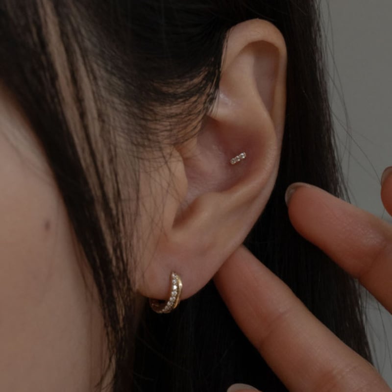 youngglow 14k mini cubic bar piercing