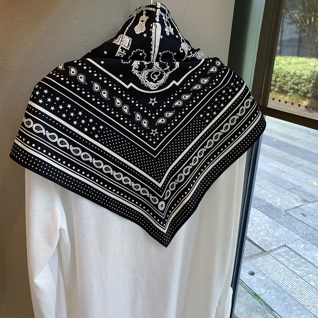 Korean Version of Twill Cashew Triangle Scarf Silk Scarf with Shirt Scarf Stacked with Versatile Fart Curtain Scarf Shawl Women's Silk Scarf