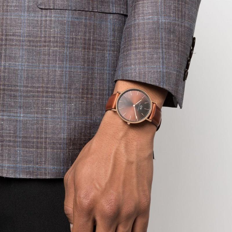 DANIEL WELLINGTON CLASSIC Series Watch Quartz Movement Leather Strap 40mm Black Dial Men's Watch Fashionable, Elegant, Simple and Versatile DW00100627