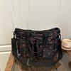 Simple Texture, New Tote Bag, Winter Women's Shoulder Messenger Bag, Fashionable and Casual Largecapacity Bag.