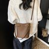 Retro bucket bag women's autumn and winter new casual simple texture messenger bag fashionable commuter shoulder bag women