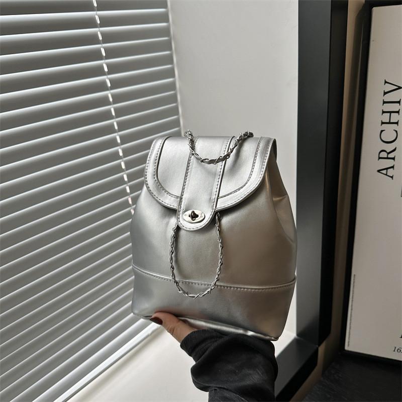 Chic Summer 2024 Fashionable Women's Shoulder Bag With Comfortable Chain Design