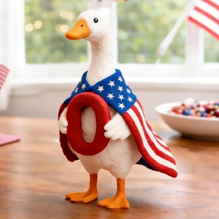 Patriotic Resin Geese Statue Hand Painted Geese Figure Independence Day Festival Decoration For July Fourth Celebration
