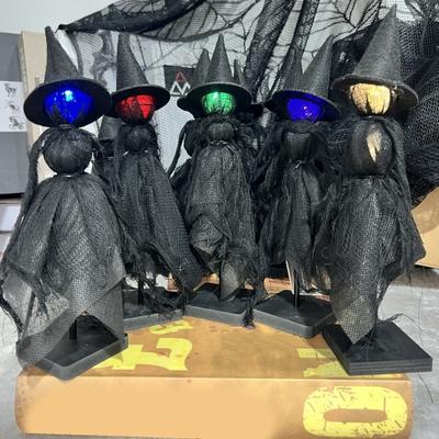 Yousheng Halloween Witch Decoration Light Up Witch Figurine Spooky Witch Ornament with Glowing Face for Mantel Tabletop Shelf Decor