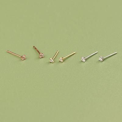 Brincos de piercing de orelha são antialérgicos. Ossos de orelha pequenos e delicados de alta qualidade não precisam ser removidos durante o sono.
