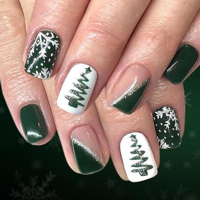 24Pcs Short Square Glossy Press On Nails 2026 Christmas Tree Snowflake French Glitter Dark Green Fake Nails for Women