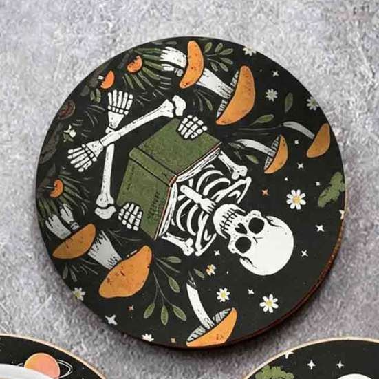 Gothic Home Accessories 6PCS Skull Pattern Wooden Coasters, Heat Insulation Moisture Absorption Drink Table Protection Mats Retro Decorative