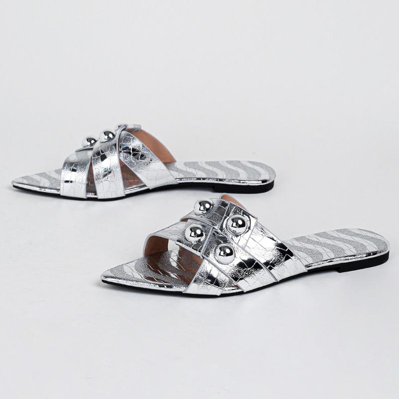 Fashion Fashion Pointed Toe Metal Decoration Flat Sandals Women 43 Large Size Open-toe Sandals Comfortable Non-slip Vacation Beach Shoes