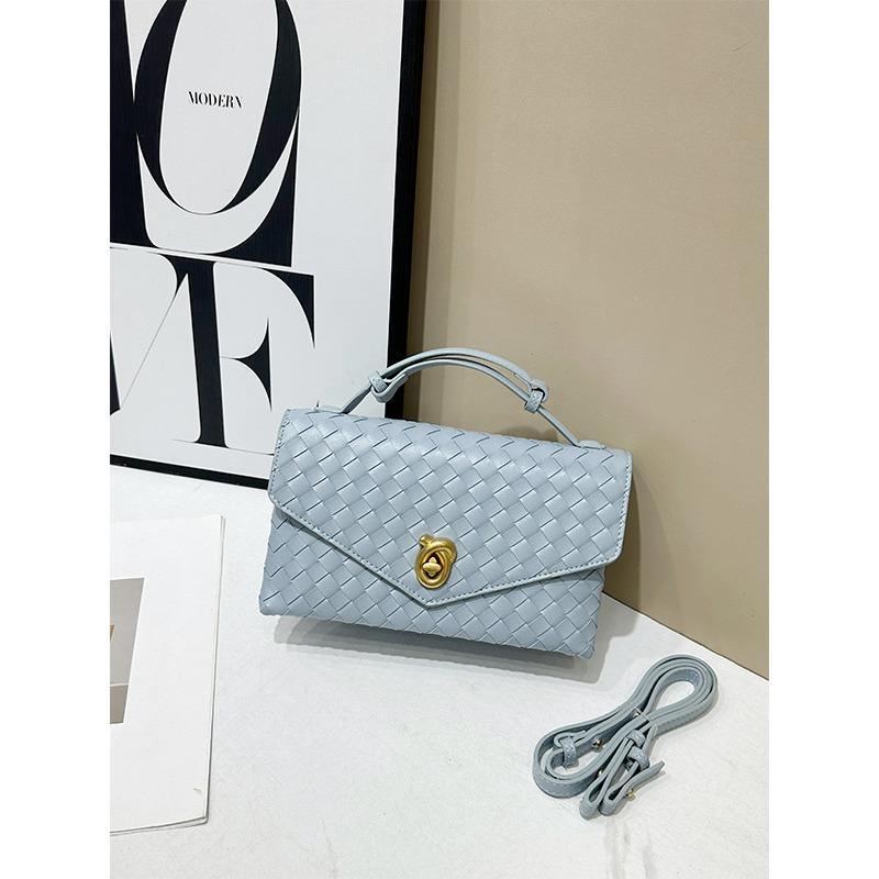 New Woven Bag Envelope Retro Briefcase Shoulder Portable Messenger Women's Bag