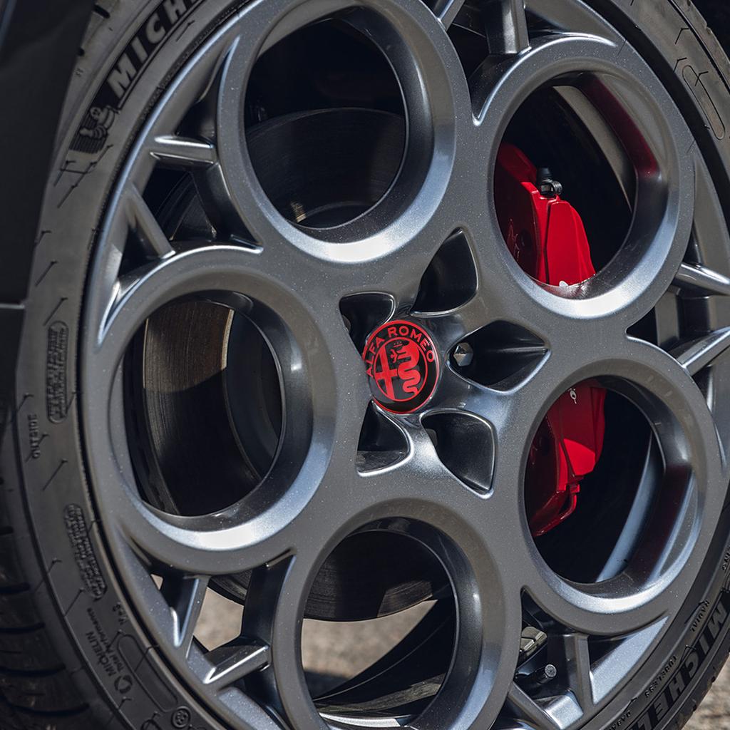 4pcs 56mm Car Wheel Center Hub Stickers Cap Decoration For Alfa Romeo Giulia 159 147 156 Mito Stelvio Giulietta Auto Accessories bvn123