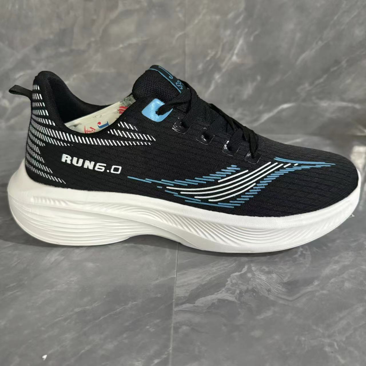 

[Manufacturer] Sports shoes men s and women s running shoes 2025 spring new men s shoes ultra-light soft-soled casual shoes women s shoes 39